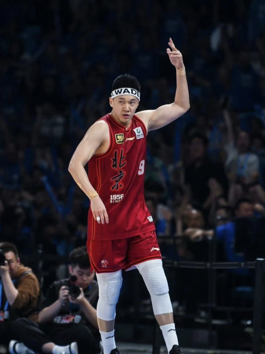 转会期辽宁本钢调整名单以备NBA总决赛，临场应变环节打磨，球迷炸锅，控场能力受关注的简单介绍